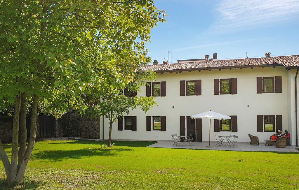 Rustic villa in Friuli Countryside for 6 persons | VillasGuide