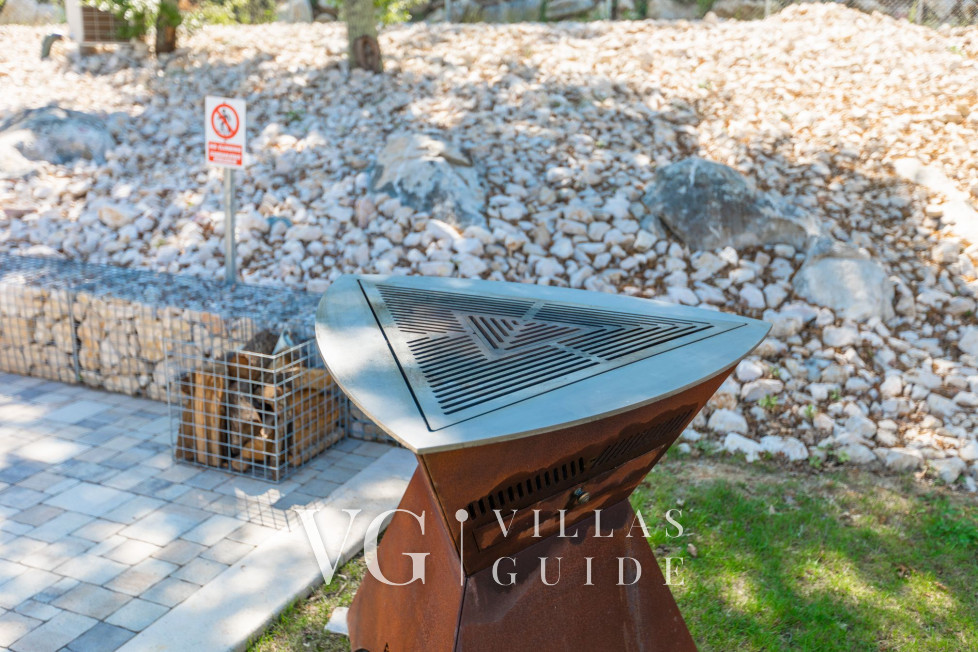 Villa Arman Additional content