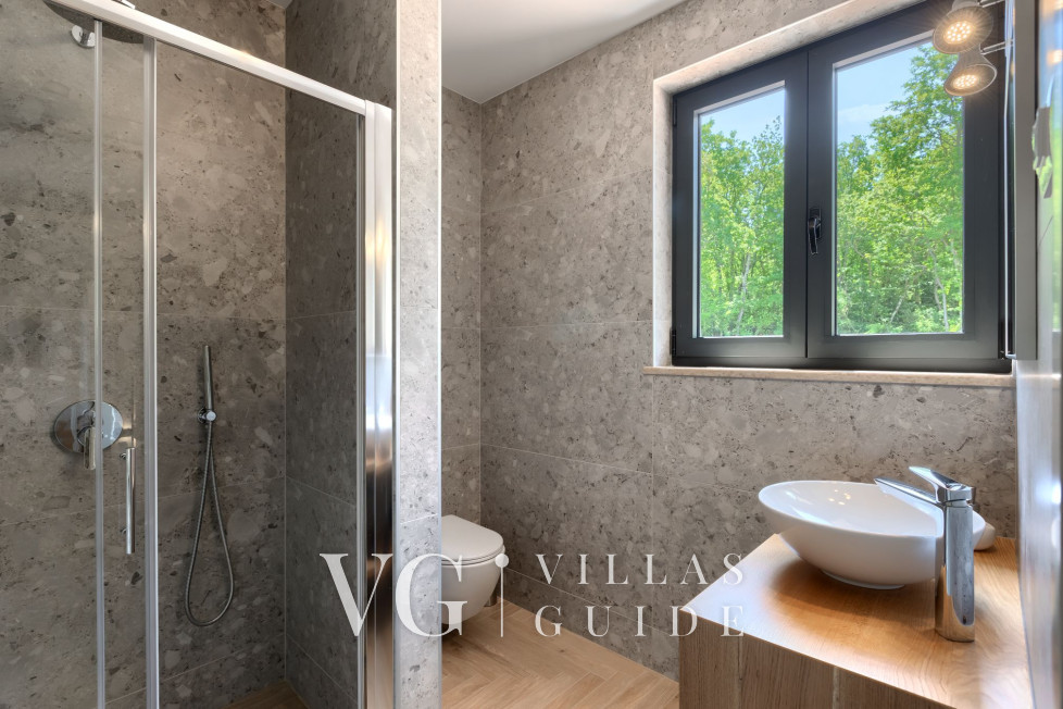 Villa Arman Bathroom