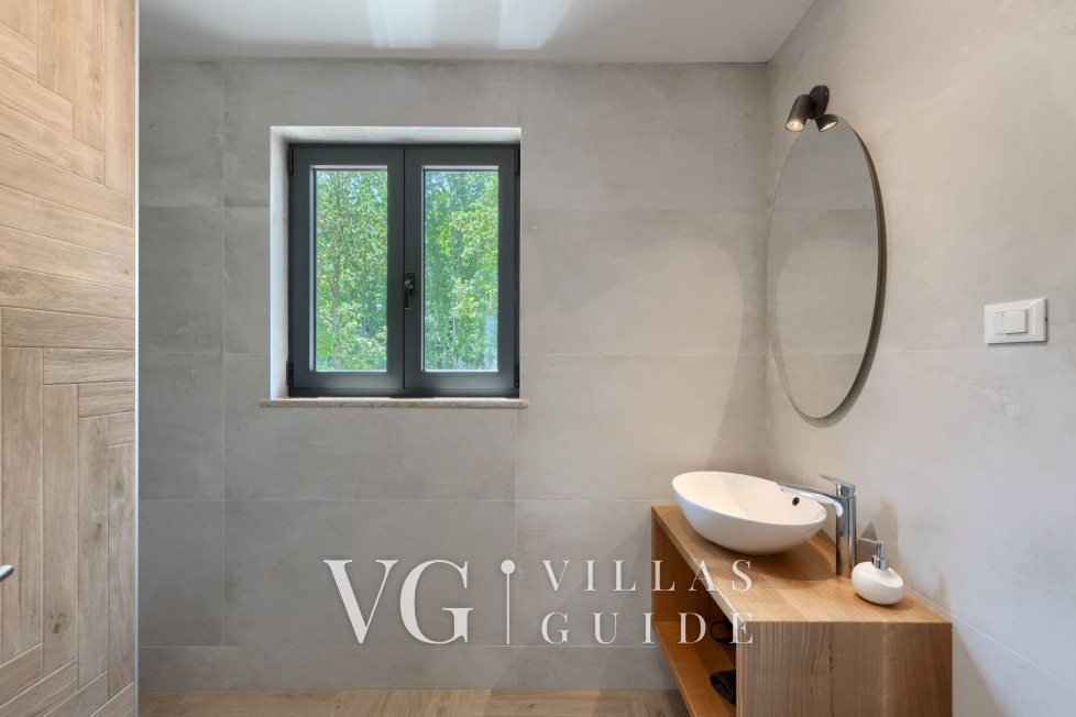 Villa Arman Bathroom