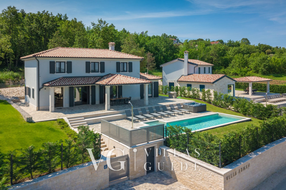 Villa Arman Garden and property exterior