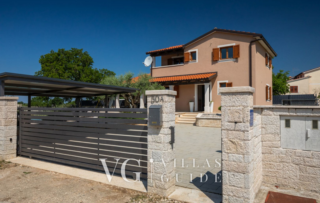 Villa Gita Garden and property exterior