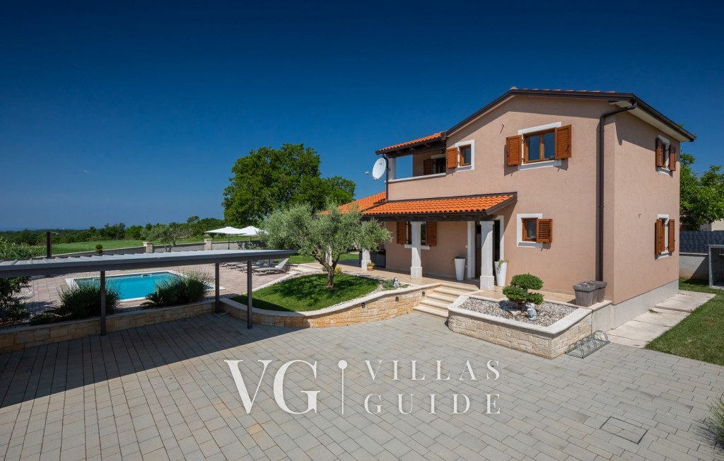 Villa Gita Garden and property exterior