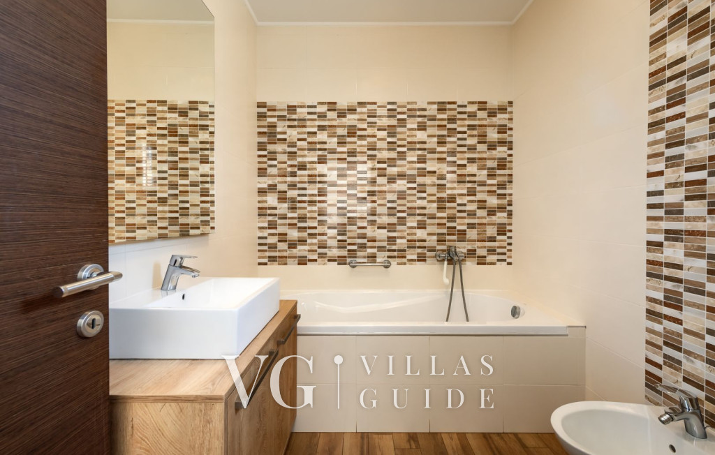 Villa Gita Bathroom