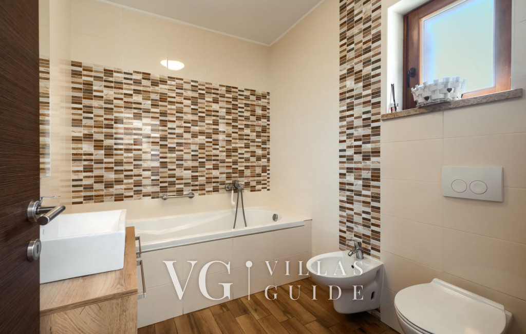 Villa Gita Bathroom