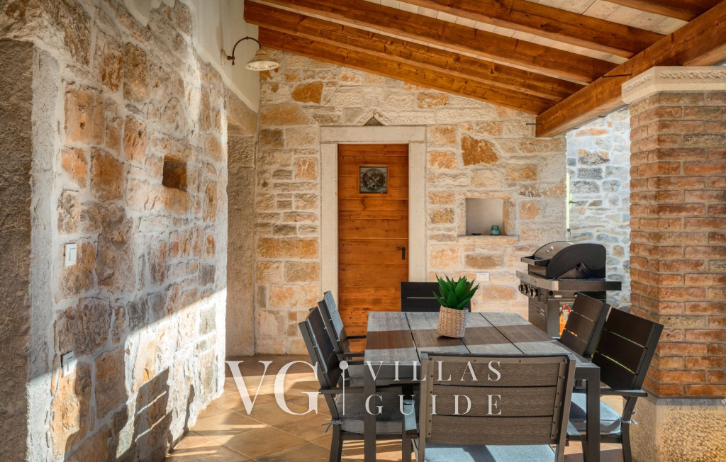 Villa Banko Additional content