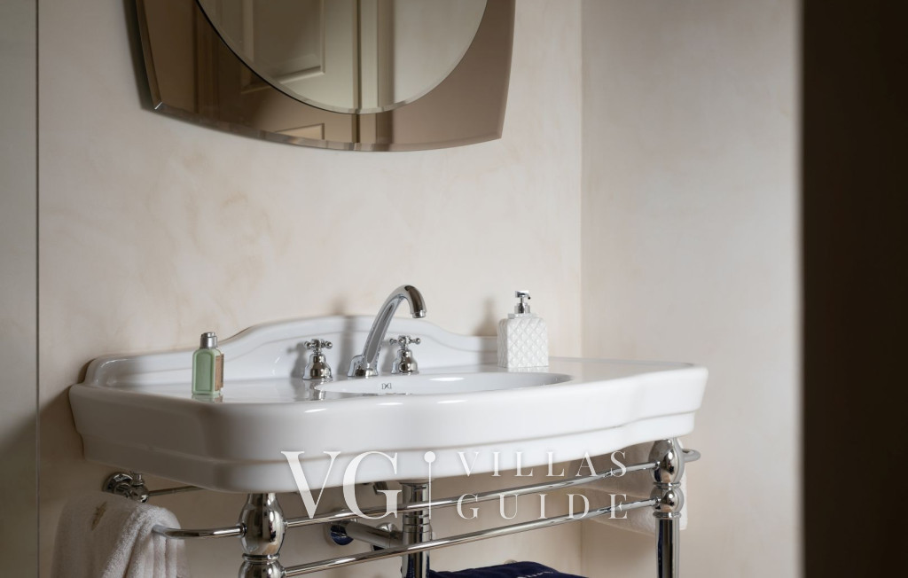Villa Claretta Bathroom