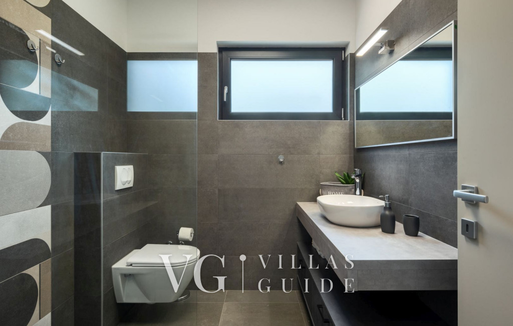 Villa Eva - Tar Bathroom