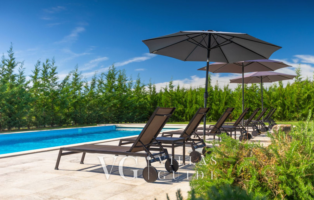 Stancija Čabrunići Bazen