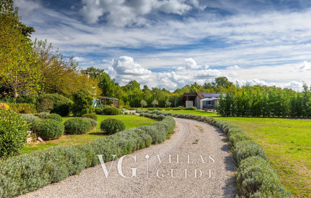 Stancija Čabrunići Dvorište i vanjski dio objekta