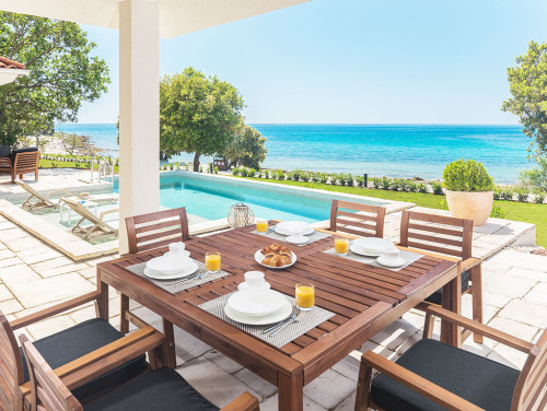 Villa Porto Bus Beachfront