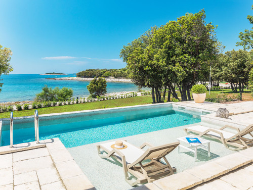 Villa Porto Bus Beachfront