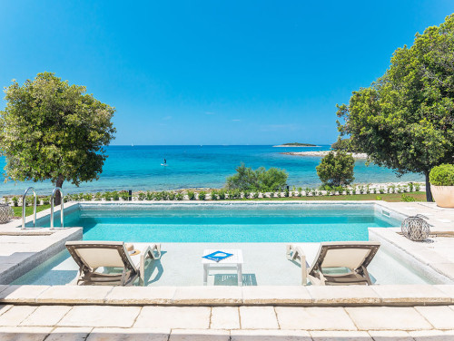 Villa Porto Bus Beachfront