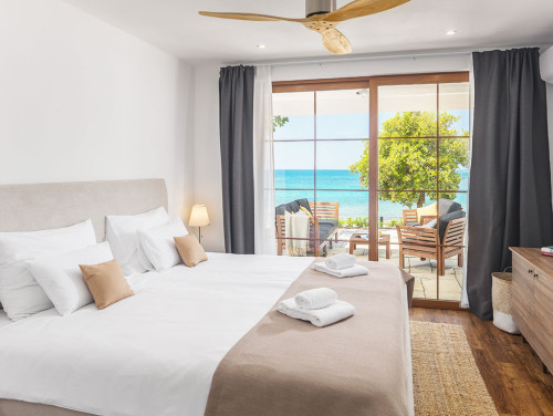 Villa Porto Bus Beachfront