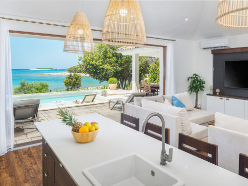 Villa Porto Bus Beachfront