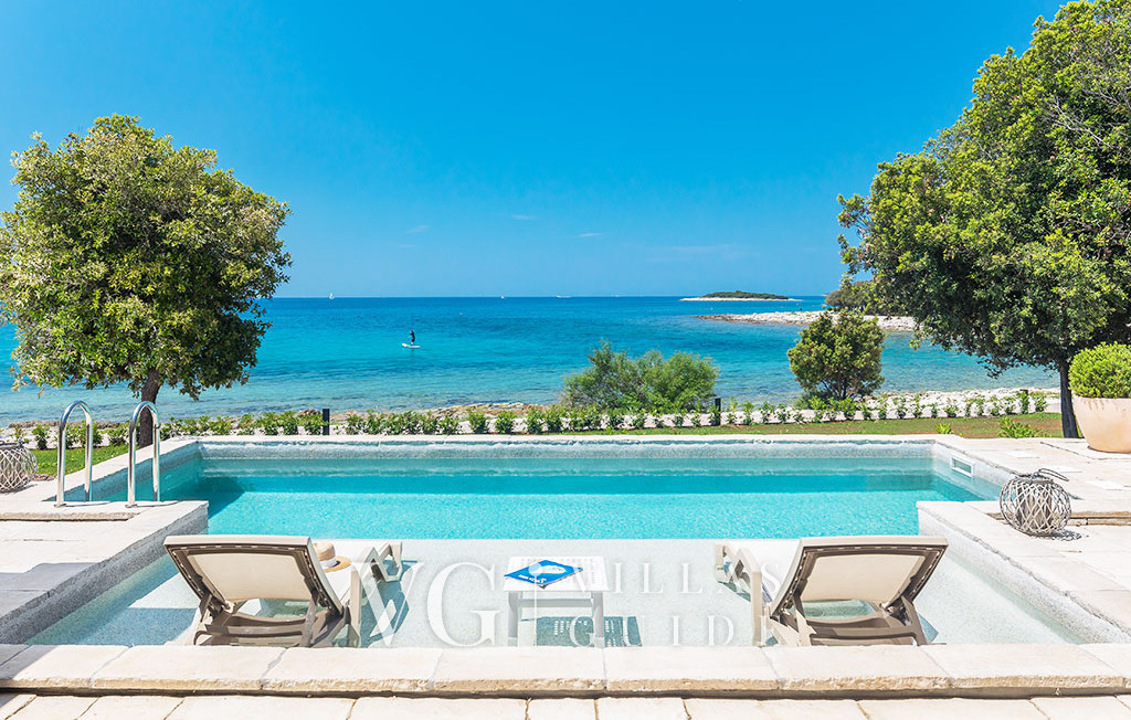 Villa Porto Bus Beachfront