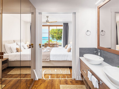 Villa Porto Bus Beachfront