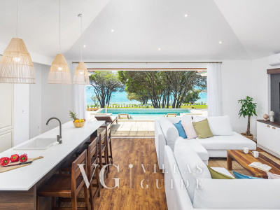 Villa Porto Bus Beachfront