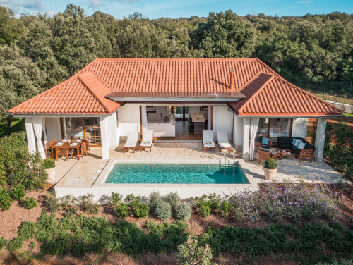 Villa Porto Bus Beachside