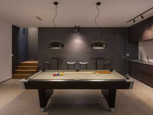 Villa Noble with outdoor pool and game room