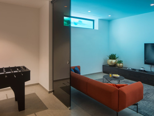 Villa Noble with outdoor pool and game room