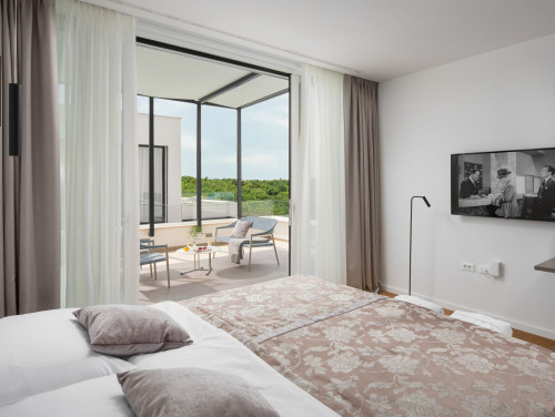 Villa Noble with outdoor and indoor pool