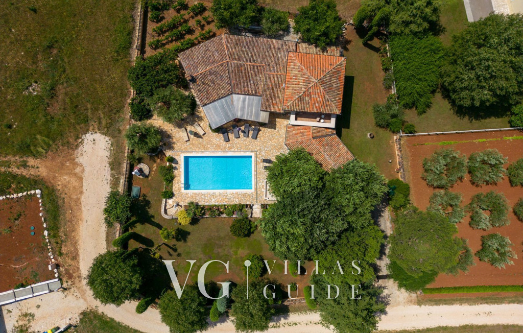 Villa Karim Garden and property exterior