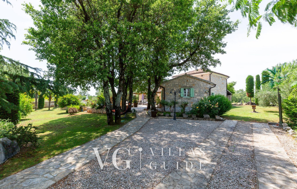 Villa Karim Garden and property exterior