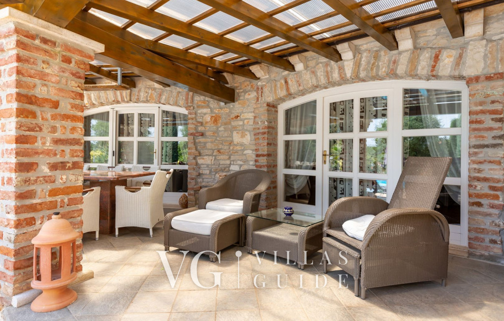 Villa Karim Additional content