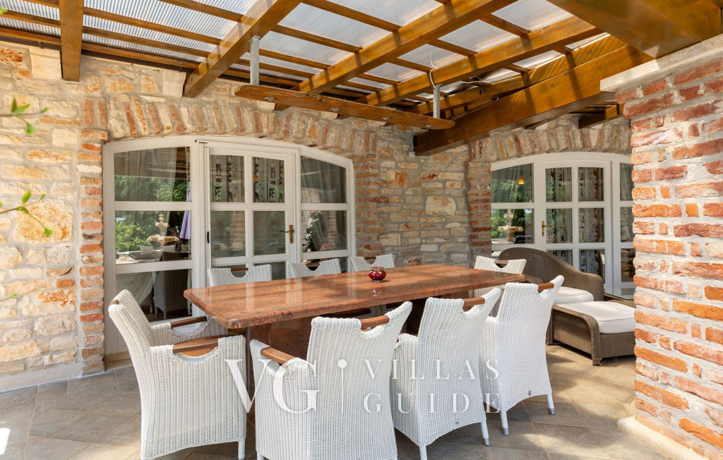 Villa Karim Additional content