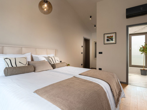 Luxury Villa Lipa Tree