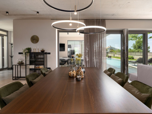 Luxury Villa Lipa Tree