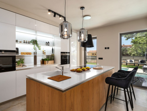 Luxury Villa Lipa Tree