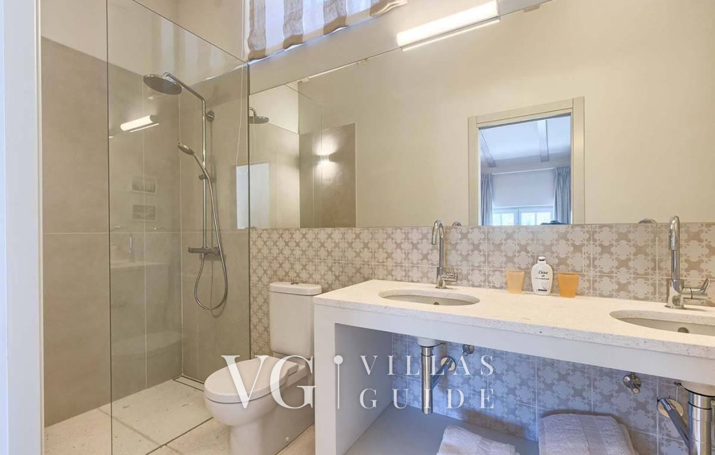 Villa Charlotta Bathroom