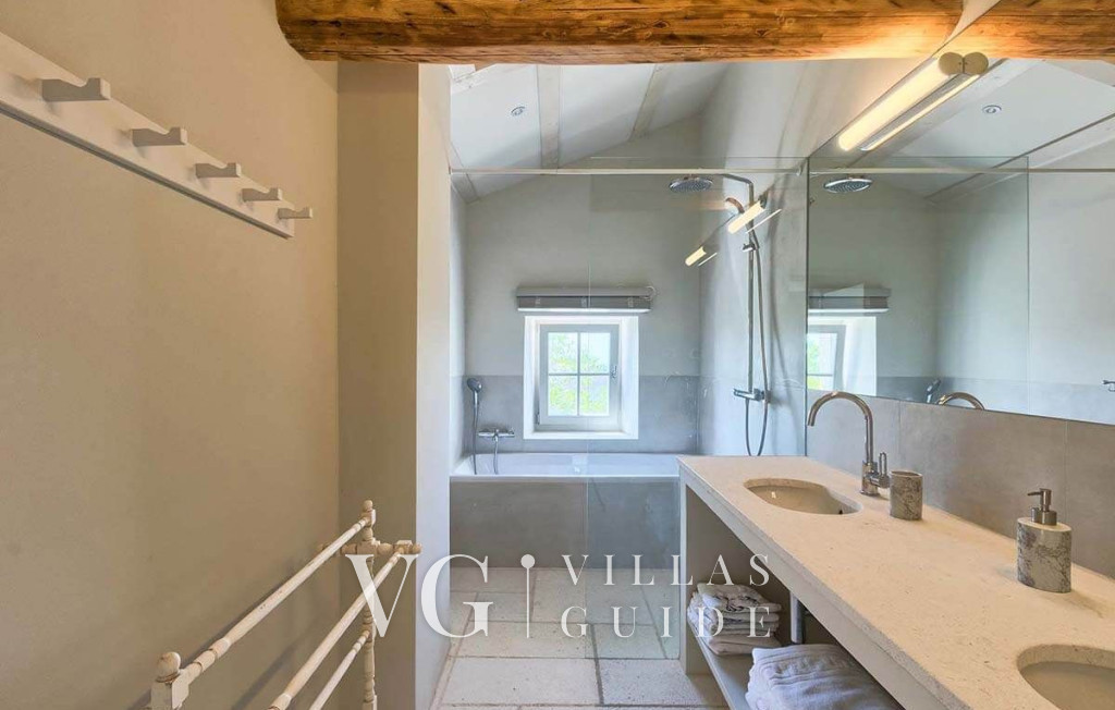 Villa Charlotta Bathroom