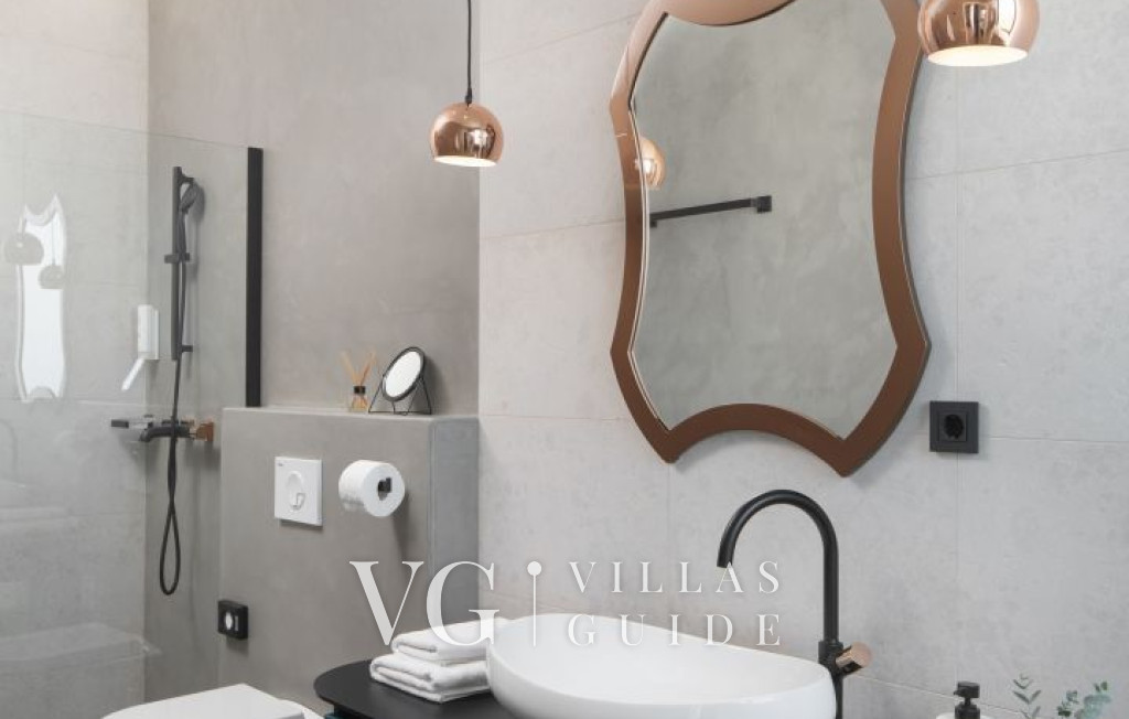 Villa Valens Residence Bathroom