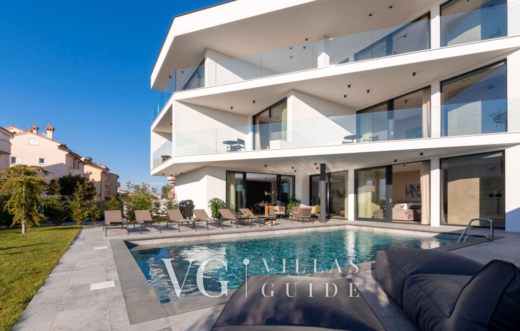 Villa Aruna Garden and property exterior