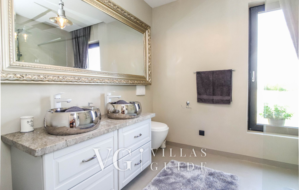 Villa Una Sofia Bathroom