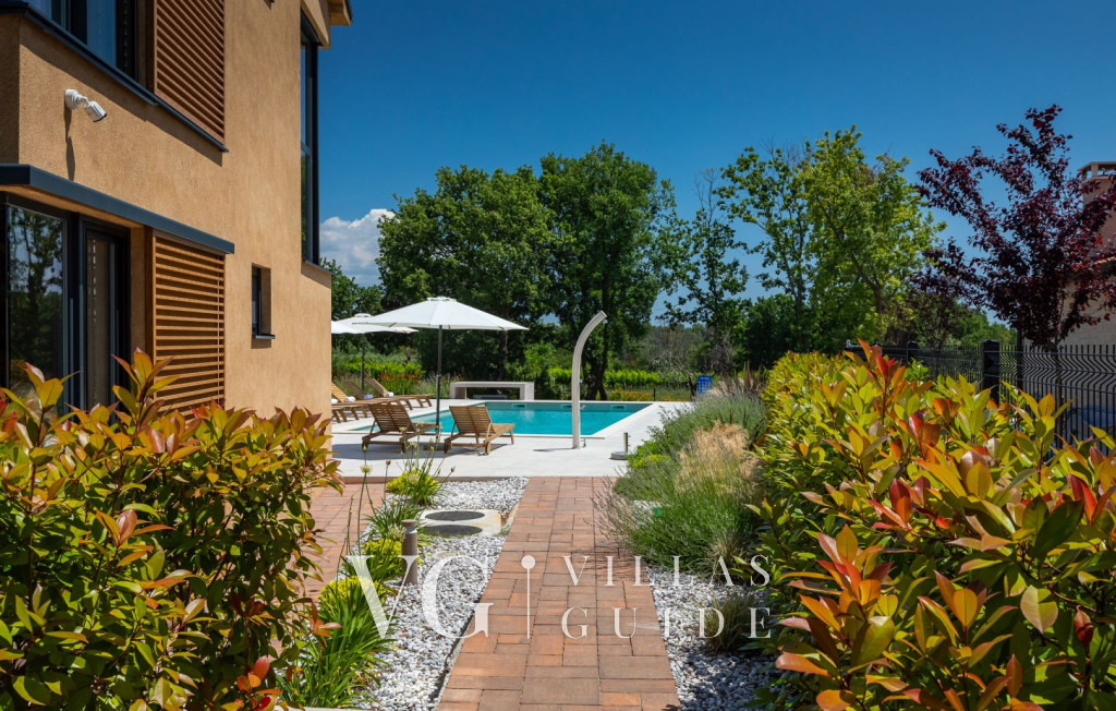 Villa Pedena Dvorište i vanjski dio objekta