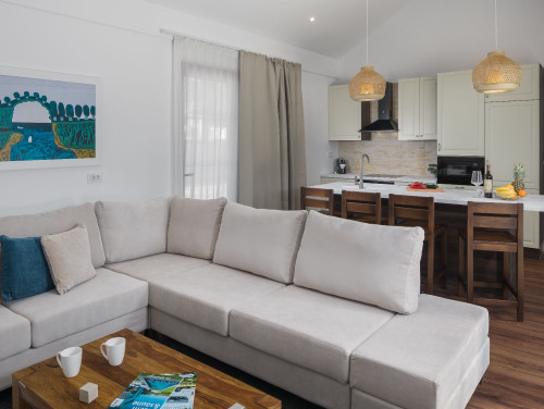 Luxury Bay Villa Porto Bus