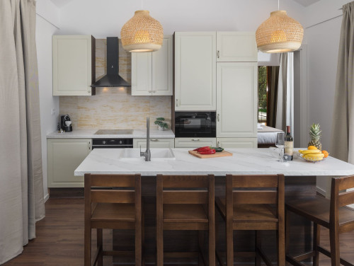 Luxury Bay Villa Porto Bus