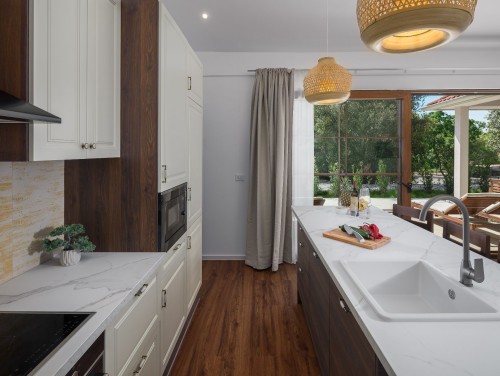 Luxury Bay Villa Porto Bus