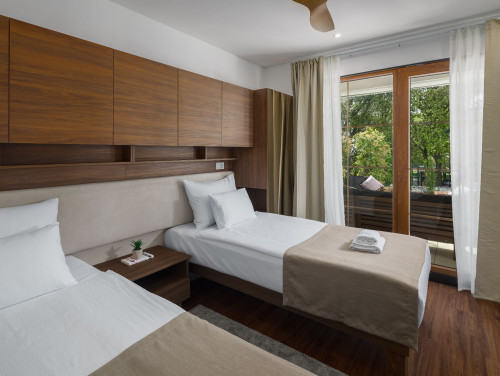 Luxury Bay Villa Porto Bus