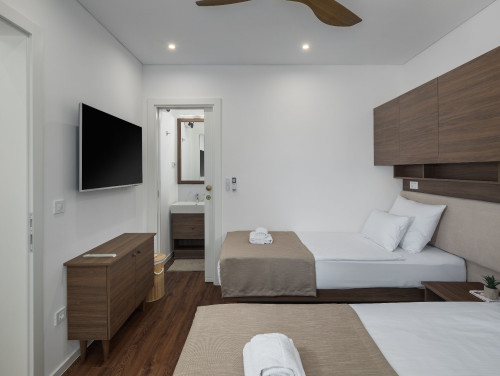 Luxury Bay Villa Porto Bus