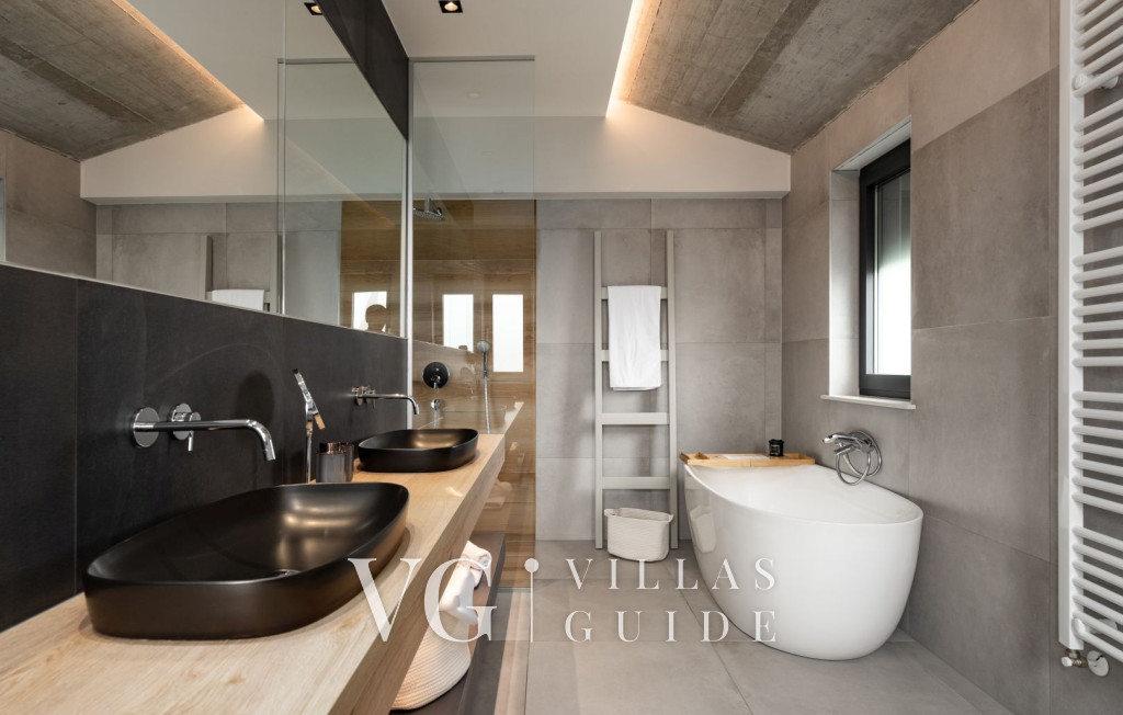 Villa Sunset View Bedroom