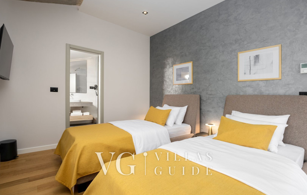 Villa Sunset View Bedroom