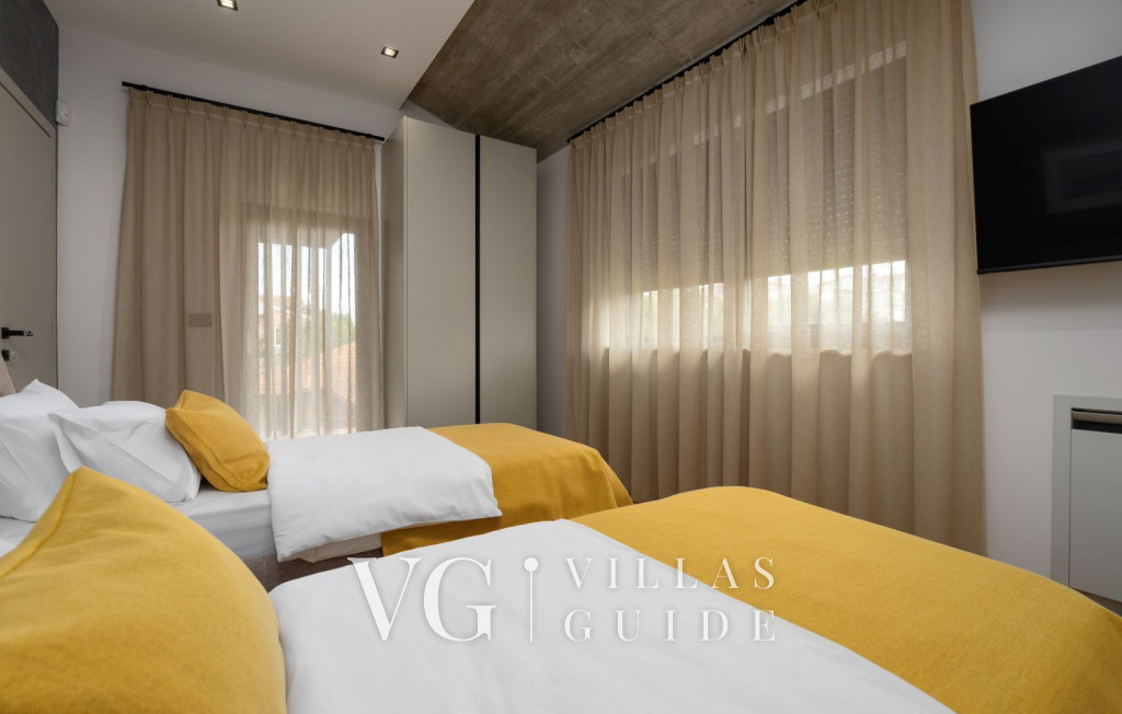 Villa Sunset View Bedroom