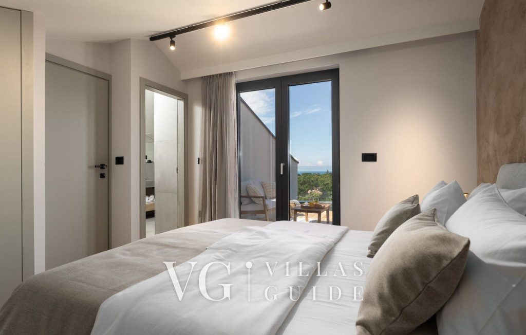 Villa Sunset View Bedroom