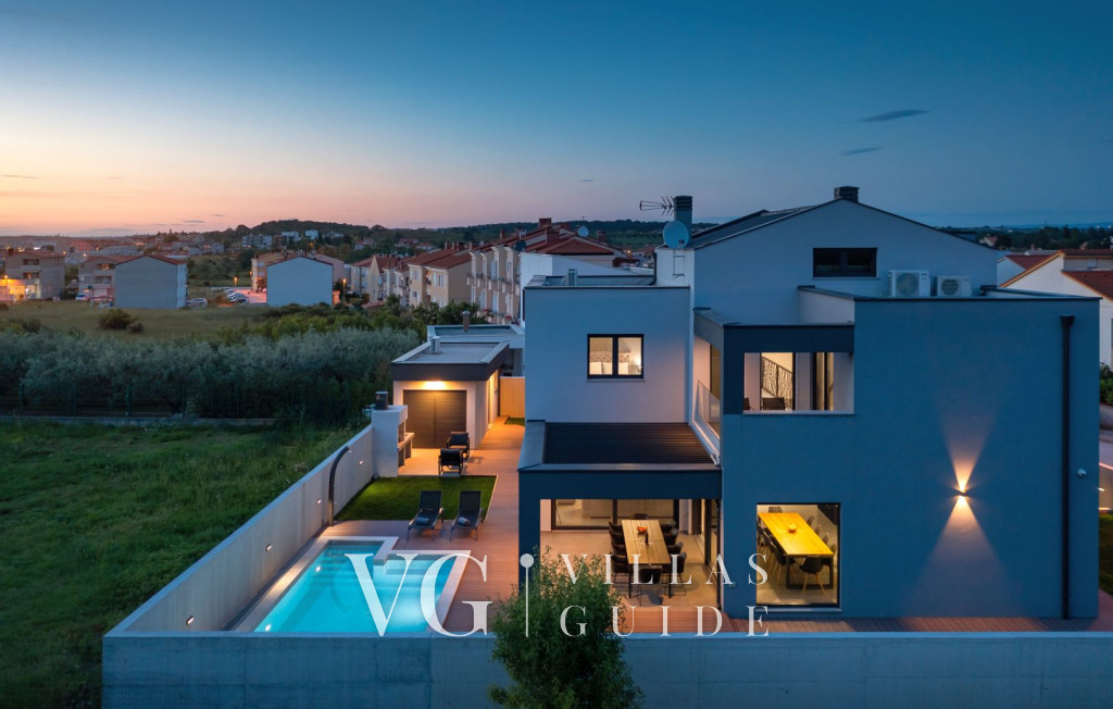 Villa Nea Dvorište i vanjski dio objekta