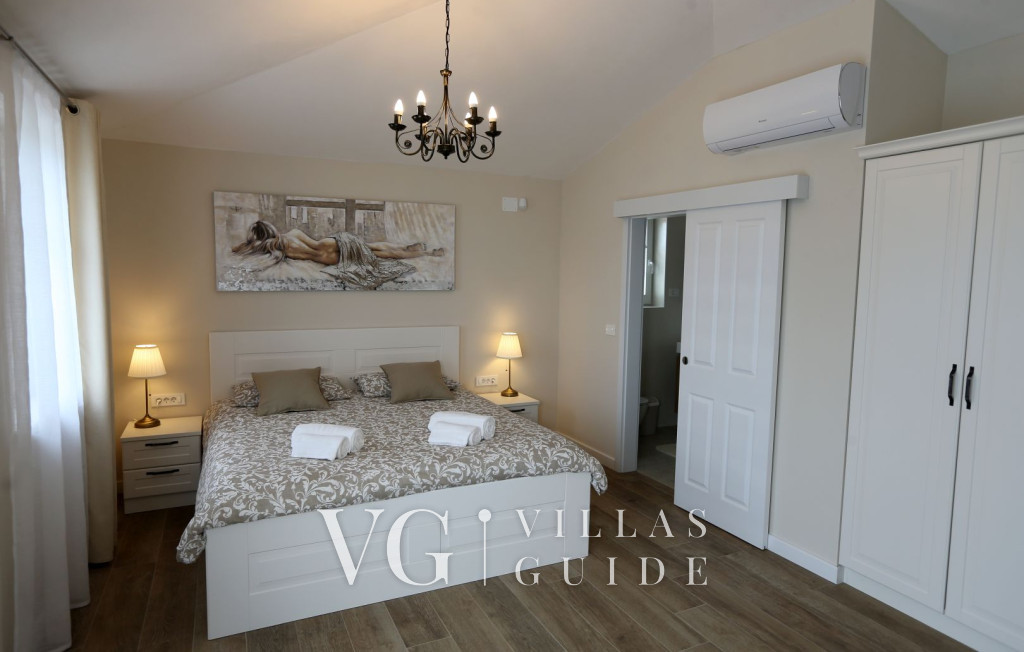 Villa La Graziosa Bedroom
